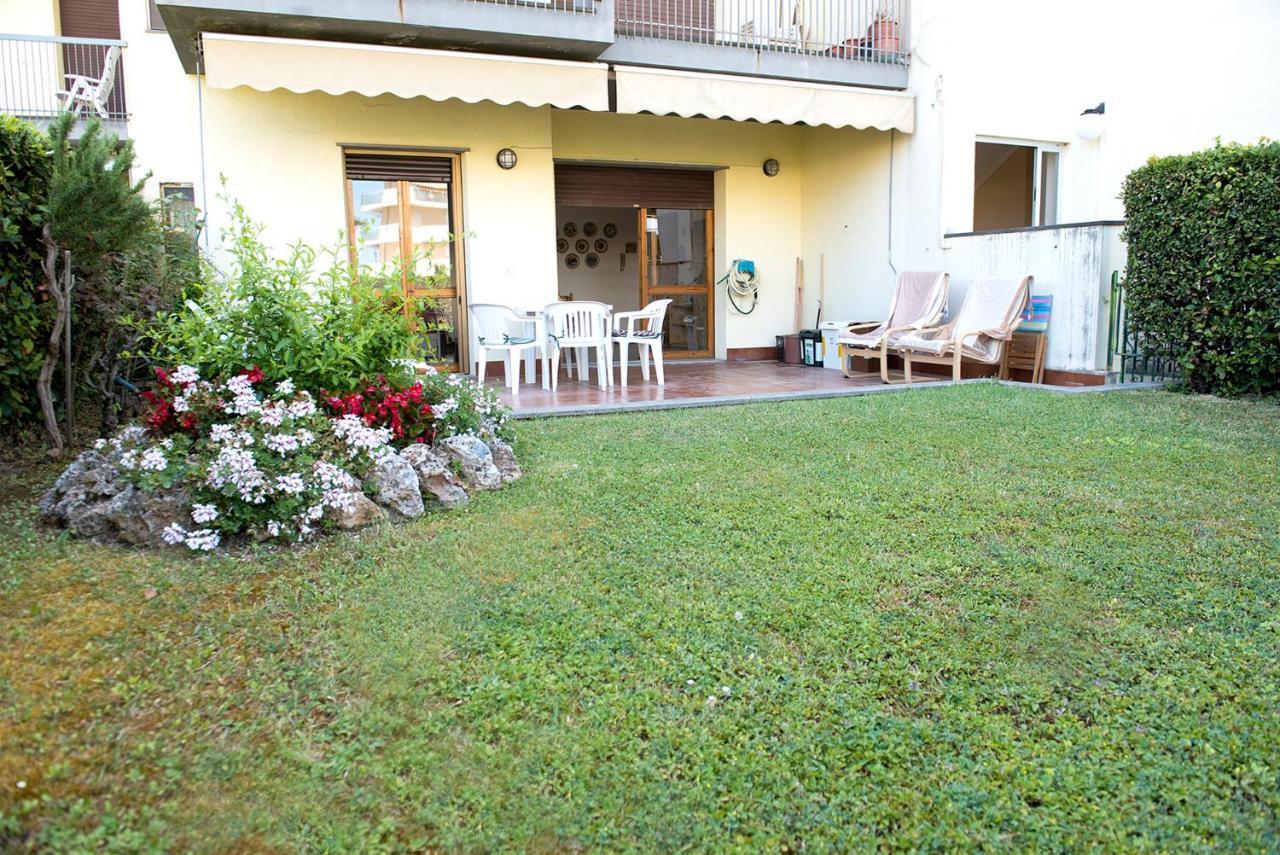 M251 - Marcelli, Trilocale Con Giardino A 50Mt Dal Mare Apartment Exterior foto